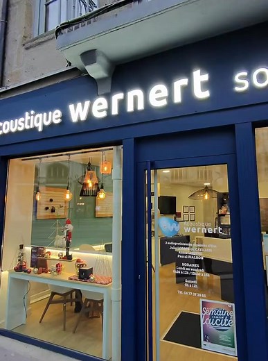 J’ENTENDS PAS! J’entends pas! Another hilarious prank moment from Laurent Baffie that’ll make you laugh out loud. | Laurent Baffie