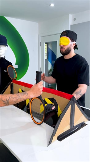Don’t put your finger through the wrong hole | Woody & Kleiny Extra