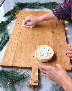I owe you guys a BRIE tutorial. In the meantime, this timelapse with @psimadethis & @thedelicious starts out with some BRIE know-how. ⠀⠀⠀⠀⠀⠀⠀⠀⠀ In fact, someone (💁‍♀️ aka me) totally forgot to put the Brie in the freezer for 10 min before we started to make it easy to work with (highly recommended). Despite a little mess-up, we still pulled it off. #BoardsThatSleigh ⠀⠀⠀⠀⠀⠀⠀⠀⠀ To make the BRIE this way, cut off the full top rind of the brie. Use a cookie cutter on that layer. If the outside of t