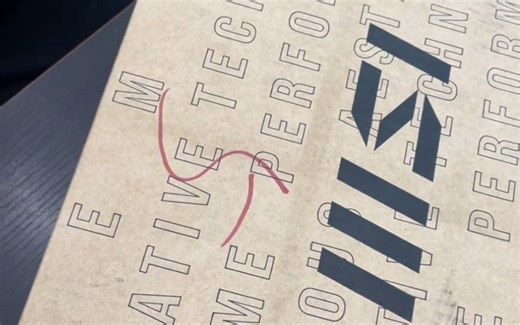 微星新品雷影15电竞游戏本开箱，AMD锐龙R9-7940处理器搭载RTX4060显卡，6K 价位，四分区RGB电竞键盘，游戏氛围感十足，喜欢的小伙伴们赶紧入手～