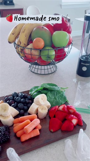 🍓 Homemade smoothies 🫐 blueberry- strawberry -spinach -banana -carrot-blackberry -apple- tangerine grape…!!! #smoothie #homemade #homemadesmoothies #smoothies #easysmoothie