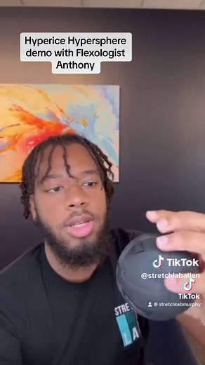 💥 Hypersphere Demo by Flexologist Anthony 💥 This @hyperice Hypersphere is available for purchase in our studio. Flexologist Anthony has some great tips to use this versatile massage ball 🙆🏾‍♂️ This mighty device can help relieve tension in the calves, quads, glutes and more.