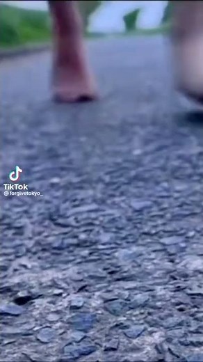 Scrape Your Toe TIKTOK MEME! #memes #meme #tiktok