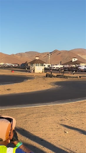 The @superd_usa 2025 was definitely one you’ll regret missing! It’s not everyday you get to see a properly executed overtake in battle, as displayed by @csgarage here in his chase run during his battle with @brndns14 in the top16 battles! 🤯 Both drivers were absolutely thrashing all weekend, lap after lap! • • • • #overtake #chasetolead #grassroots #drifting #drift #nissan240sx #240sx #s14 #silvia #s13 #applevalleyspeedway #sendit #driftlife #superd #superdmatsuri2025 #driftteamwonder #csgarage