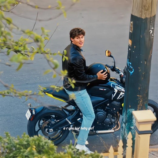 Waiting for him ✨😍| The sidelined The QB & me 🦋 #thesidelinedtheqbandme #noahbeck #shortsfeed #edit