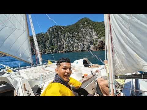 Sailing to the CROWN JEWEL OF NEW ZEALAND- Poor Knights Island on a 31ft catamaran