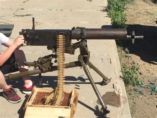 马克沁MG-08重机枪实弹射击