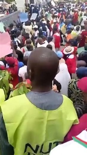 1.1K views · 3 comments | Civil Servants in the FCT flooded the streets in protest against the leadership for not implementing the minimum wage and other arrears. | Kalabari TV | Facebook