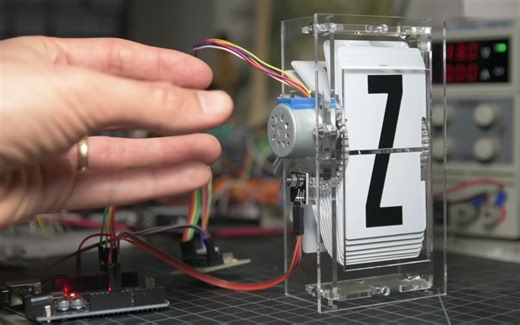 【CC中字】翻牌式显示器的工作原理