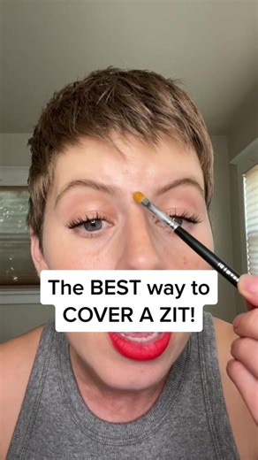 Natural Looking Celebrity Makeup Tips for Acne Coverage