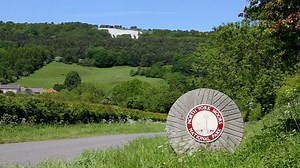 clip-10370201-white-horse-near-kilburn---yorkshire-england
