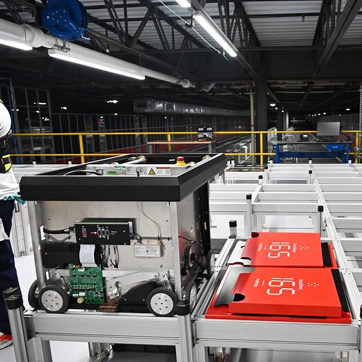 Macy’s Employs Warehouse Robots to Speed Up Deliveries