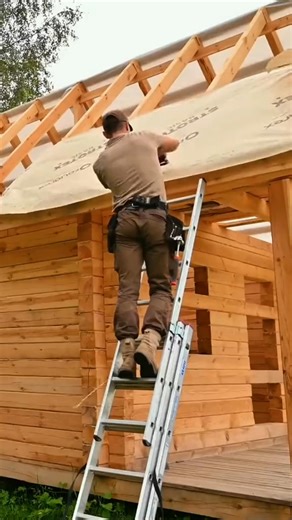 Building Timber Frame Roof #outdoor #wildernesscrafters #bushcraft #fyp #shelter #build | น้ำยาบ่วนปากเด็ก