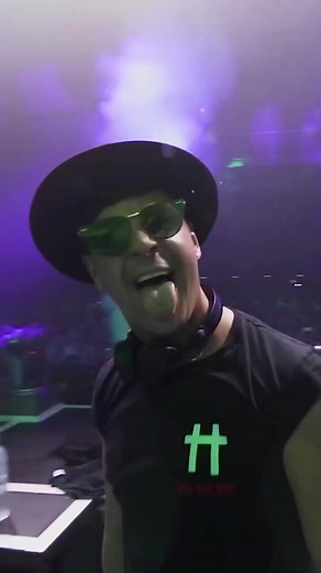 HARDER, BETTER, FASTER 🤟 #hardstyle #festivals #marlo #frontliner #timmytrumpet #bass #rave #edm