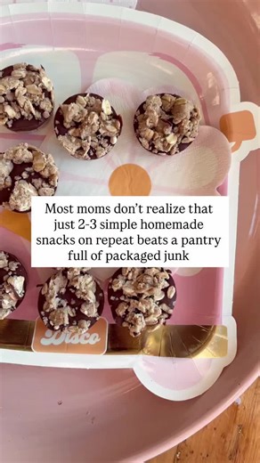 First comment SNACKS to get 35 of our favorite snack recipes that you and your kids are going to love! Here’s the truth 👇 You don’t need 47 snack options to keep your kids happy — just 2–3 simple homemade ones you actually feel goodabout. 💛 Repeat. Rotate. Relax. 🙌 Need ideas? Comment SNACKS and I’ll send you my favorites 🍎✨