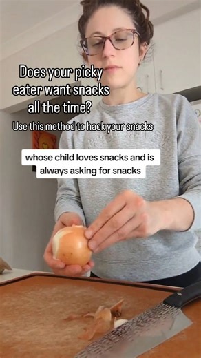 Are you familiar with my transformative Mini Meal Mindset snack method? 🤯 It's a game-changing, eye-opening, and incredibly simple hack that you can put into action today! 💡 Make snacks your opportunity for food exposure. Unlock success with the Mini Meal Mindset snacks: 👉 Incorporate high-iron foods (remember, not all protein foods have iron, but all iron foods have protein) 👉 Infuse high-energy options 👉 Add a serving of fruit or veggies You're covering 3 crucial food groups here, and it'