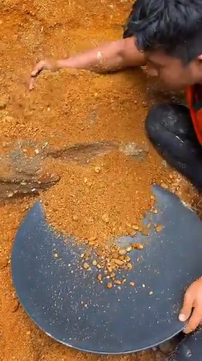 1.4K views | The process of finding gold... #Goldfinding #gold | Mining and Melting | Facebook