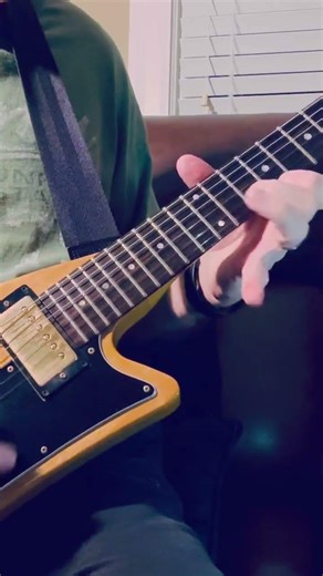 Bach “Badinerie” - Played on my Gibson Moderne Guitar 🎸