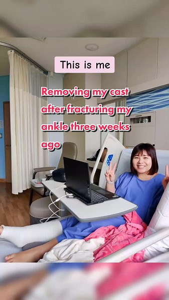 I fractured my ankle a few weeks ago and I finally got to take the cast off. I still cannot walk or put pressure on it yet so my condition is basically almost similar to when I was still in a cast. BUT! There were so many times when I'd feel an itch on the injured leg while it was in a cast so I'm pretty glad I finally got to scratch it. I'm also honestly very glad I can finally wash that three week old smelly leg of mine 😂 #brokenleg #fracturedankle #hospital #legcasting #orthopedics #sunwayme