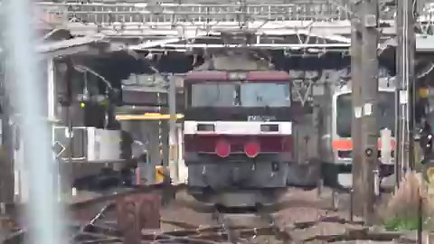 EF210-105 EH500-6 OM入場 8283レ 2026/4/13 府中本町 動画　 到着がギリギリで動画の頭が切れた。　 牽引機はクロパン小ロゴの105号機。　動画添付　https://t.co/ILUH4OWhOM#EF210#EH500#OM入場#8283レ