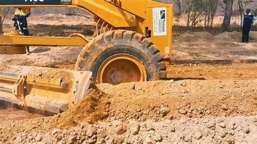 Zimbabwe’s Road Rehabilitation Programme has been extended to the end of December 2027, as part of continued efforts to build on achievements realised in upgrading the country’s road infrastructure under NDS1. | Thembani