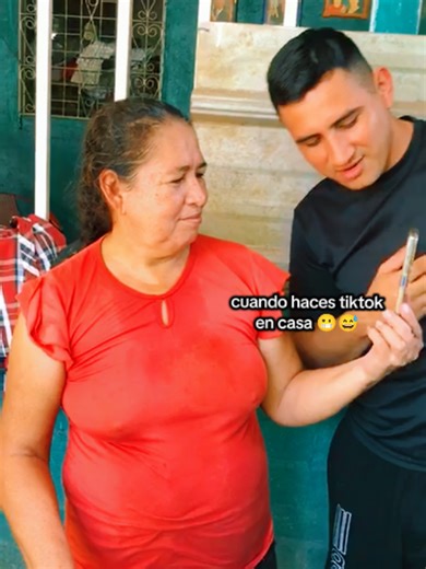 a cuantos mas les pasa o solo a mi que soy aragan 😅😬 #comedia #humor #mama #elsalvador