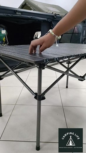 🌿 Table pliable et démontable – Pratique et légère ! 🌿 💰 Prix : • Petite table en aluminium : 85 000 Ar • Petite table en fer : 150 000 Ar • Table démontable moyenne : 180 000 Ar • Table démontable grande : 200 000 Ar • Table démontable séparée avec support : 150 000 Ar ✨ Idéale pour : Jardin 🌸 | Plage 🏖️ | Sorties en famille 👨‍👩‍👧‍👦 | Camping ⛺ 🪶 Très légère, facile à plier et à transporter ! 📍Adresse : VANORA, dernier étage du centre commercial Akoor’digue 📞 Téléphone : 038 47 033 