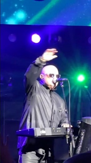 Flock Of Seagulls I Ran #concert #newwave #80smusic #80s #epcot #flockofseagulls