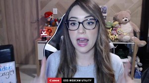 84K views · 138 reactions | ¡Regálale a tus espectadores la mejor calidad de imagen!  Con EOS Webcam Utility de Canon olvídate de los accesorios extras y convierte tu cámara en webcam conectándola directamente a tu equipo. Descárgala y transforma tus streamings en una experiencia única: https://bit.ly/2F2UNpH. | Canon | Facebook