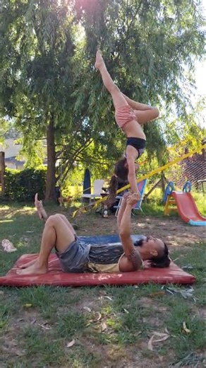 Vamos por una temporada mas hija, 2026 aca estamos #argentina #viral #desafio #2026 #acroyoga | Nico Chirimoyo Circo