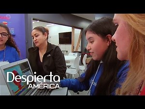 Un curso que enseña a jóvenes latinos a programar y diseñar computadoras
