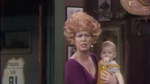 Flo S02:E11 - Pretty Baby