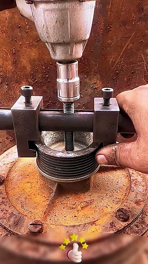 Practical tools for disassembling rusty motor wheels ⚙️🛠️🧰