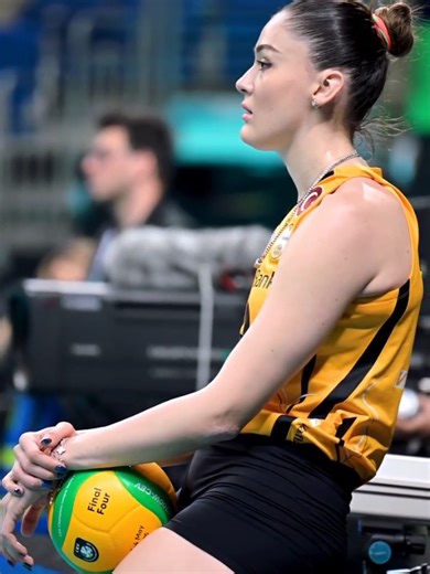 Top Volleyball Skills: Best Jumps and Saves