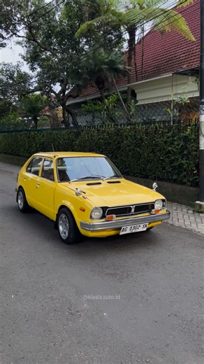 Klasix Auto on Instagram: "Honda Civic Hi-Deluxe 77 Gen 1 ( Ready ) Mesin Sehat Daily OK Luar kota OK Cat Mulus 90% Suspensi ceper daily Rem OK Interior original Kelistrik OK Velg Evolution Pajak Hidup Baru 2030 Nopol AG Tulungagung Indikator normal Tachometer Printilan Emblem Lengkap Audio Bluetooth Kampas rem d/b baru Master rem baru Booster rem baru Platina kondensor baru Oli baru ( sudah tune up ) Filter oli baru Harga Only 37 Net -Teliti sebelum membeli apapun. -utamakan cod di tempat ( bis
