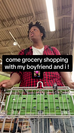 grocery shopping with my boyfriend ! 💕😊💕 and he bought me flowers for the first time ! 🌷🌷🌷🌷🌷🌷 #tallbfshortgf #groceryshopping #christianrelationship #blacklove #gentlegiant #abstinent #celibate