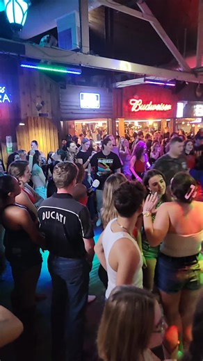 ladies Night at The Barn in Sanford! Ladies 21 in free at 9pm... | barn scene