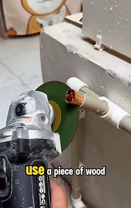 Install Pipe Fittings Without Shutting Off Water #plumbing #plumber #fix #diy #repair #fblifestyle | MIMON DIY Shorts