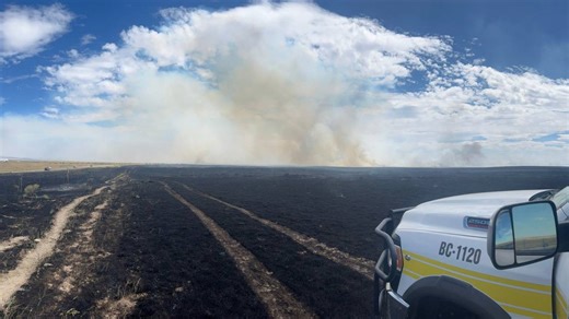Car on fire sparks 8,000-acre wildfire along I-84 near Boise on Saturday