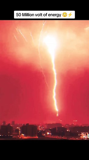 Thiis is a very rare type of lightning ⚡⚡⚡ #kiryshkka #lightning #молния