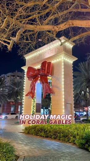 Coral Gables is pure holiday magic — day and night! ✨🎄 If you’re looking for one of South Florida’s most beautiful Christmas destinations, Coral Gables transforms into a glowing wonderland all season long. 🌟 Where to go: • Shops at Merrick Park – twinkling lights, towering trees & picture-perfect holiday décor. • Giralda Plaza – beautiful tree and sleigh for pictures in one end and a nice Christmas decorated arch in the other side • The Biltmore Hotel – iconic Christmas trees, grand lobby déco