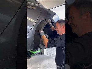 How to change rear air suspension on Tesla S Facelift, DIY (English subtitle)