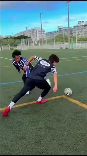 football skills tutorial 🔥#shorts #football #footballskills