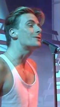 Deacon Blue sing their dynamic song Chocolate Girl in 1988 pt2