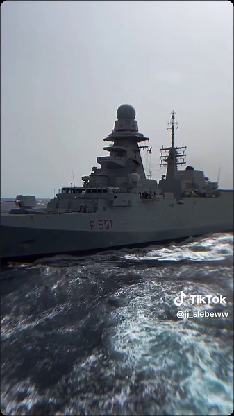 Spesifikasi Fregat FREMM: Kelas: FREMM (FREgate Multi-Mission) Tipe: FREMM General Purpose (GP) Panjang: 144 meter Lebar: 19,7 meter Draf: 4,7 meter Bobot: 6.700 ton Kecepatan: 28 knot Jarak jelajah: 6.000 mil laut Persenjataan: 16 rudal anti-kapal MBDA Exocet MM40 Block 3 32 rudal anti-pesawat Aster 15/30 12 sel peluncur vertikal VLS untuk rudal anti-kapal dan anti-pesawat 1 kanon utama Oto Melara 76 mm 2 kanon Oto Melara 25 mm 4 torpedo MU90 Impact 2 helikopter #military #fyp #foryou #foryoupa