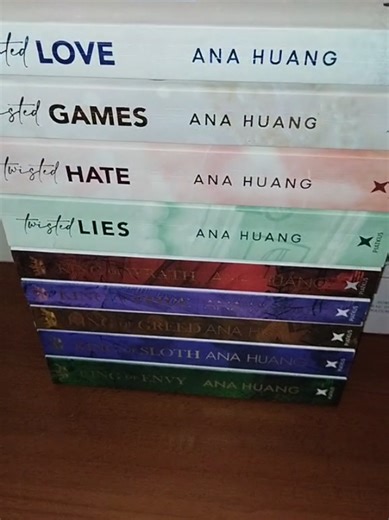 Creative Ways to Organize Your Bookshelf