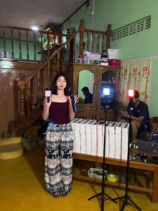 AI Face Tracking Stand for Solo Vlogging