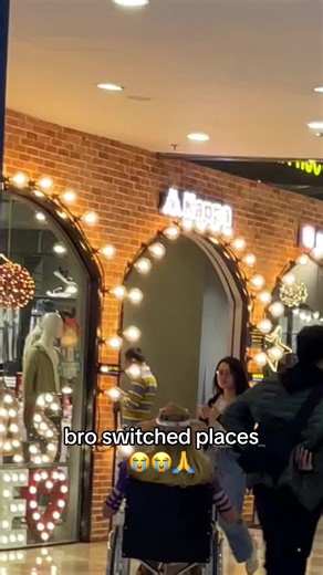 JoJo's Bizarre Adventure: Gyro Zeppeli Cosplay Moments