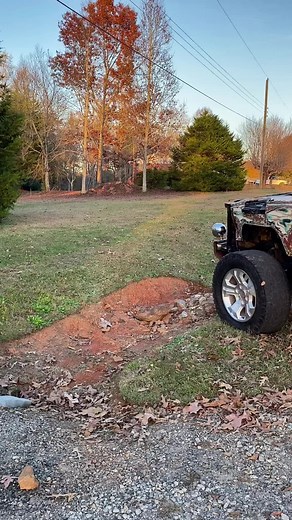 The flex with 2 leaf springs and air shocks is awesome! When I’m in the middle of the ditch I swear it’s a 4 ft drop from the cab! Cameras suck at showing true perspective!🫡🌾🇺🇸💪🏻
