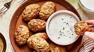 Easy high-protein dinner recipe: Veggie chicken nuggets with smashed broccoli